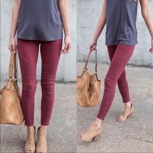 Burgundy motto leggings